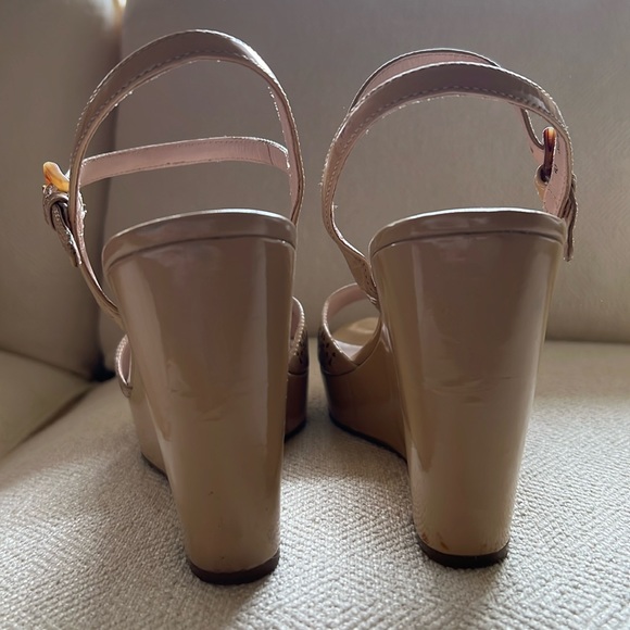 Prada Nude patent leather wedge, laser, cut design size EU 40. - Picture 2 of 7